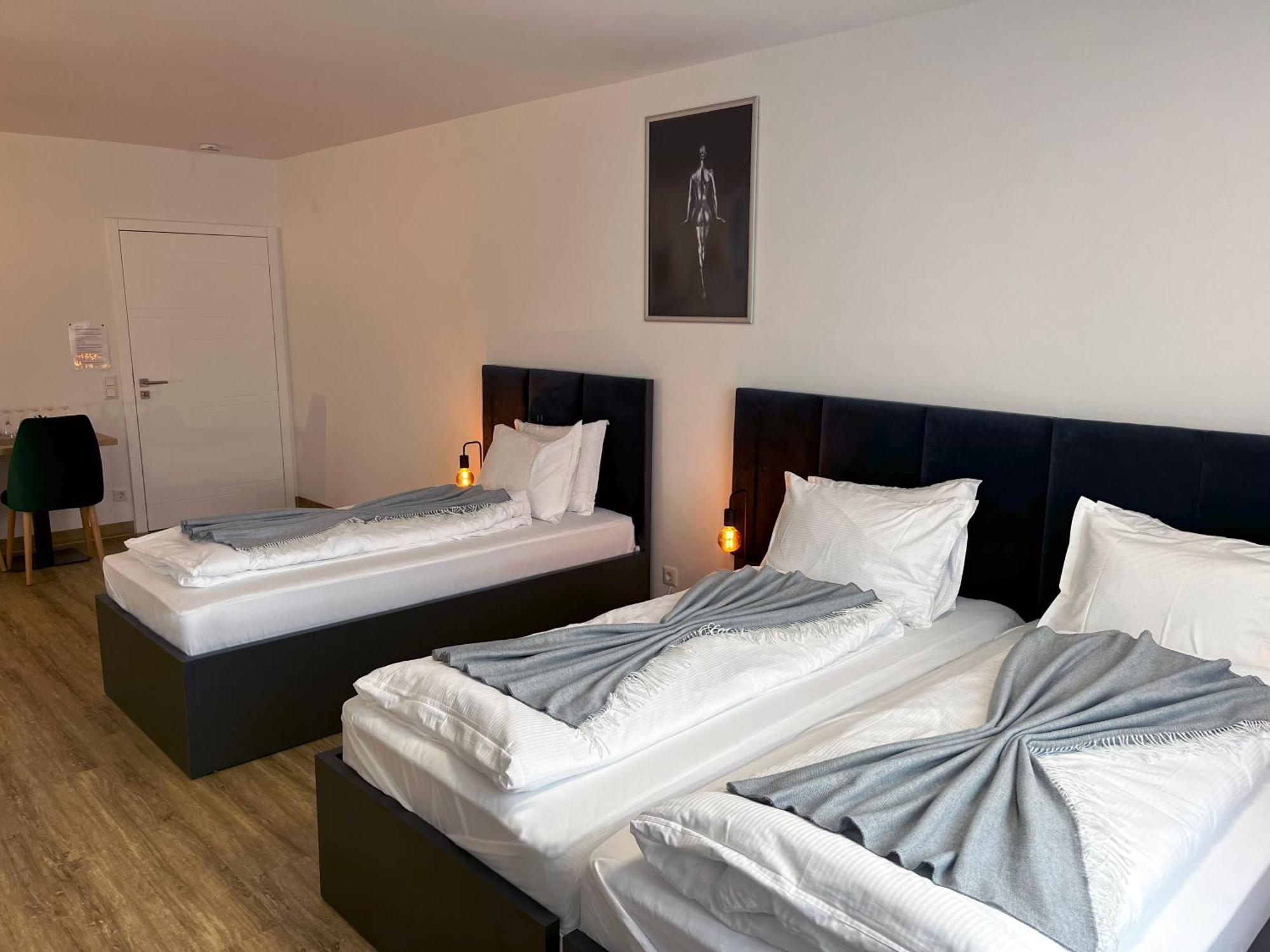 Haven Hotels - Hotel Dona แบร์กิชกลัดบัค ภายนอก รูปภาพ