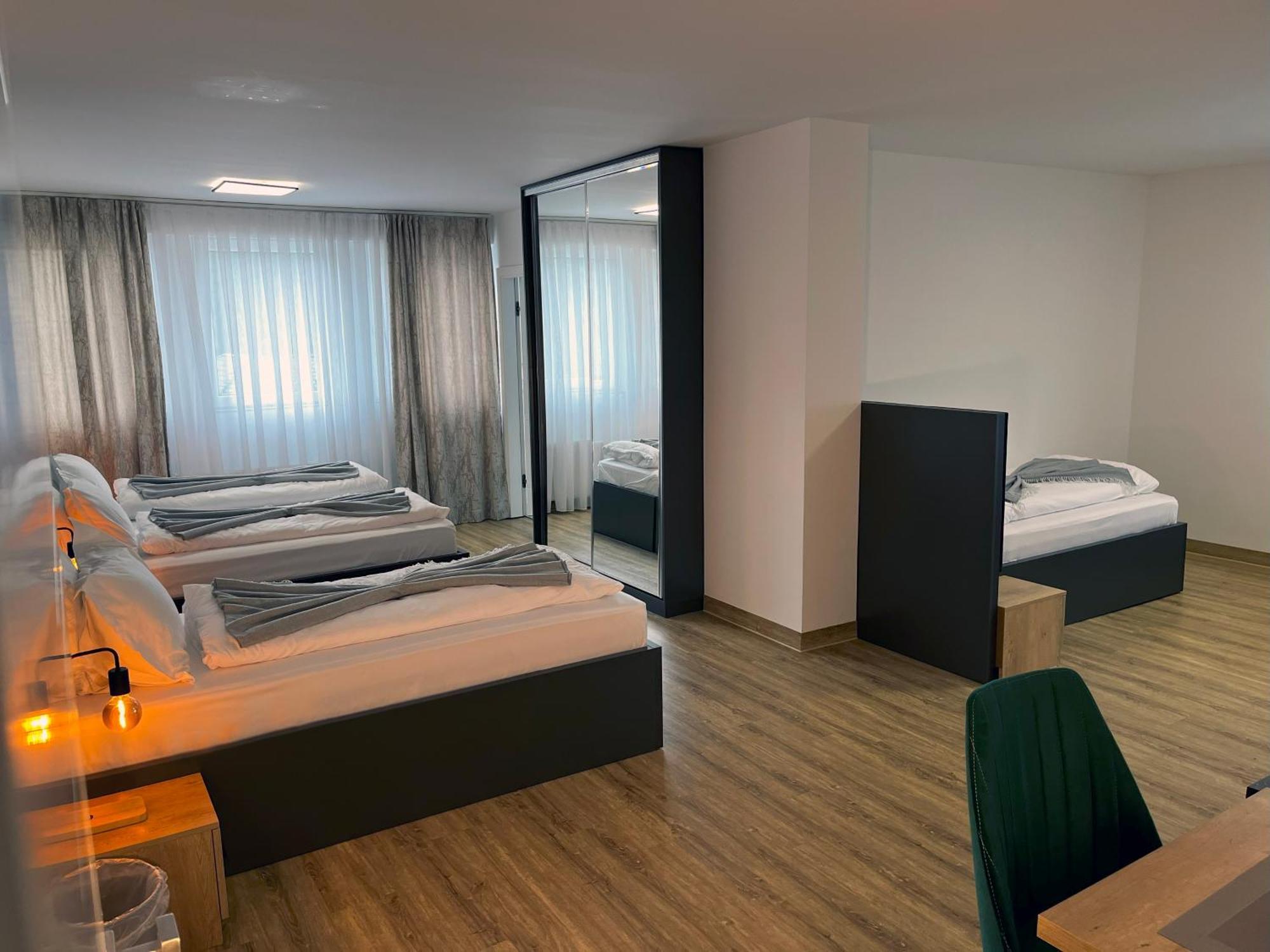 Haven Hotels - Hotel Dona แบร์กิชกลัดบัค ภายนอก รูปภาพ