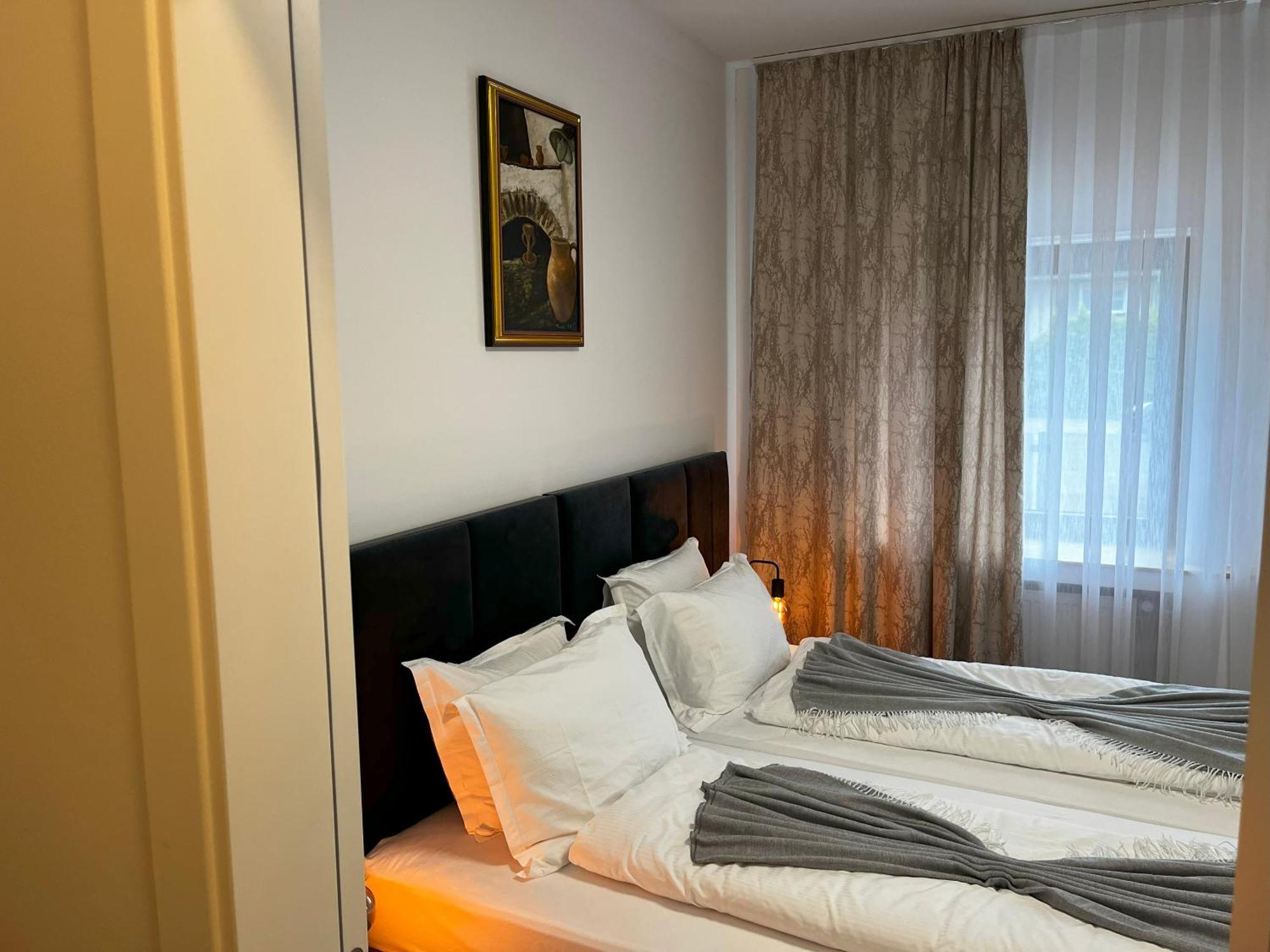 Haven Hotels - Hotel Dona แบร์กิชกลัดบัค ภายนอก รูปภาพ