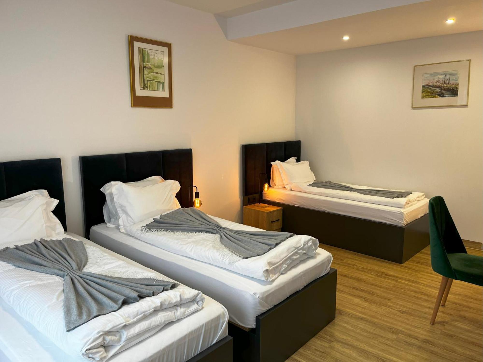 Haven Hotels - Hotel Dona แบร์กิชกลัดบัค ภายนอก รูปภาพ