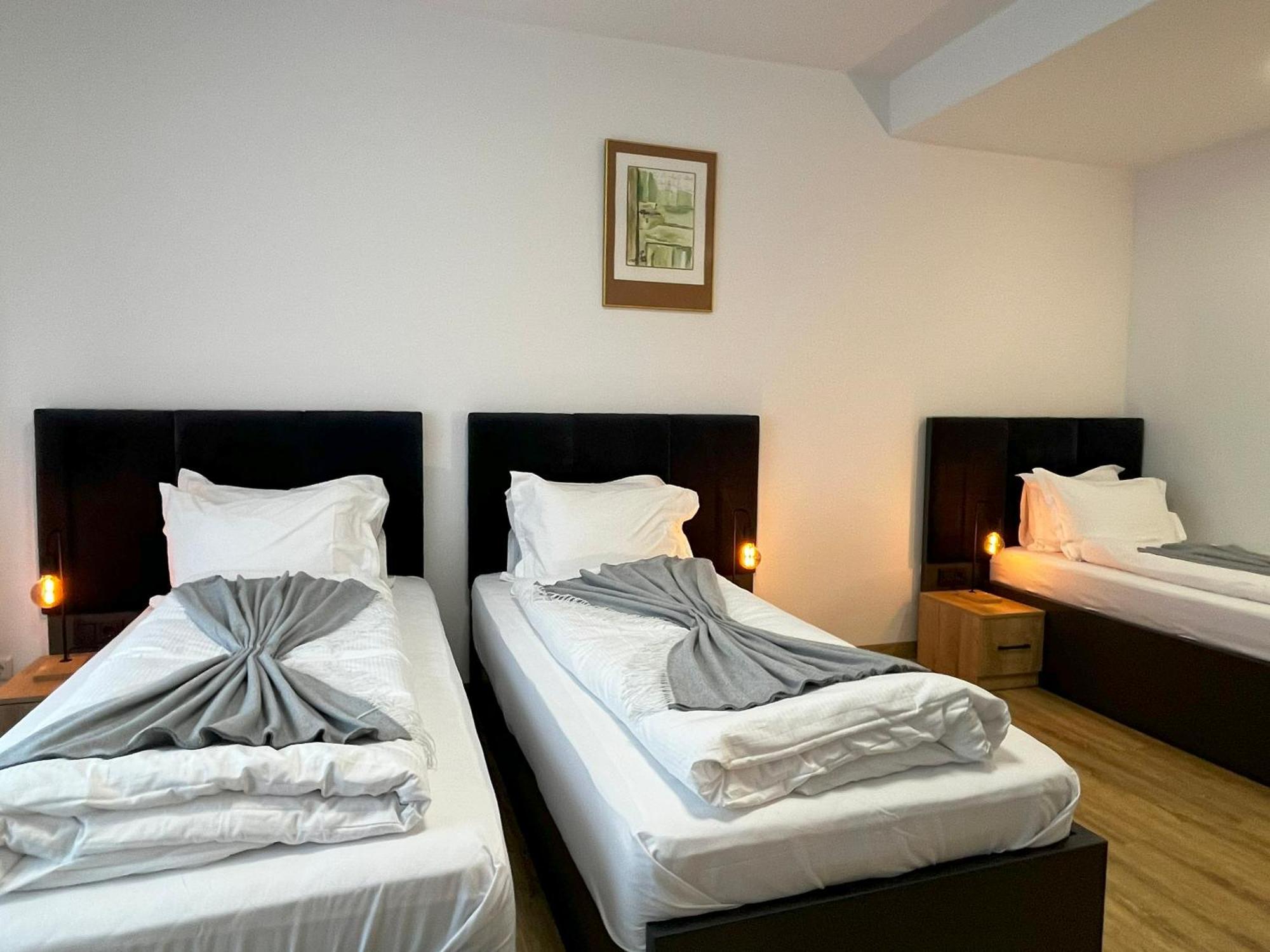 Haven Hotels - Hotel Dona แบร์กิชกลัดบัค ภายนอก รูปภาพ